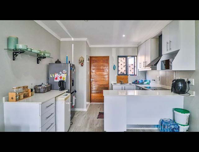 2 BEDROOM APARTMENT FOR SALE IN HAYFIELDS